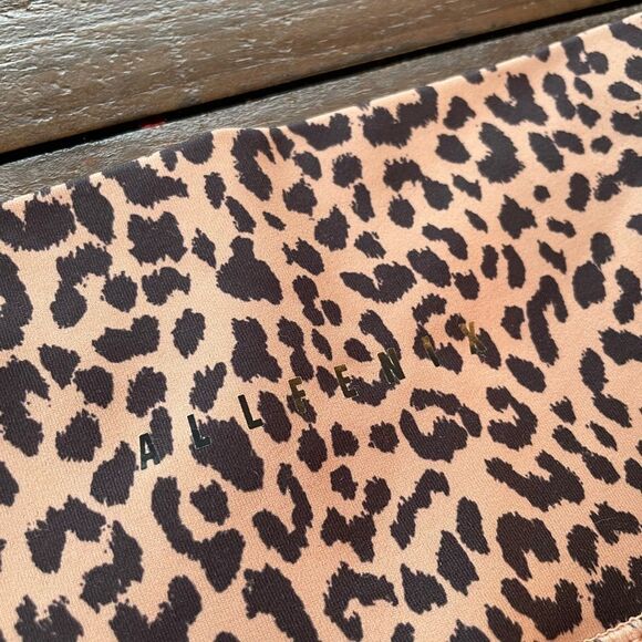 All Fenix animal print leggings size XS - Picture 3 of 4